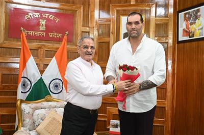 Renowned wrestler 'The Great Khali' pays courtesy visit to Governor
